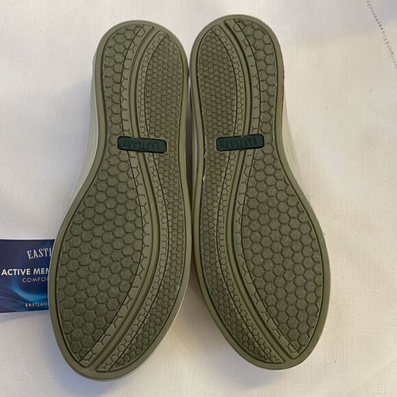 EASTLAND BONE CANVAS BOAT SHOES.  NEW IN BOX - Picture 6 of 9